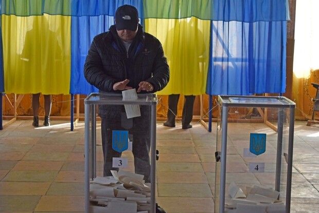 Явка на виборах Рівненського міського голови склала 30%
