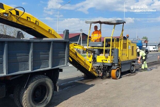 На яких дорогах Волині насамперед роблять «ямковий ремонт»