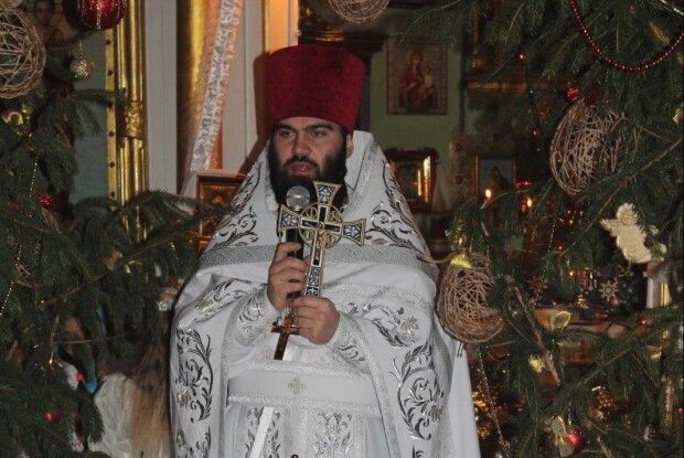«Народ, що сидів у темряві, побачив світло велике, і тим, що перебувають у країні й тіні смерті,  світло засяяло»