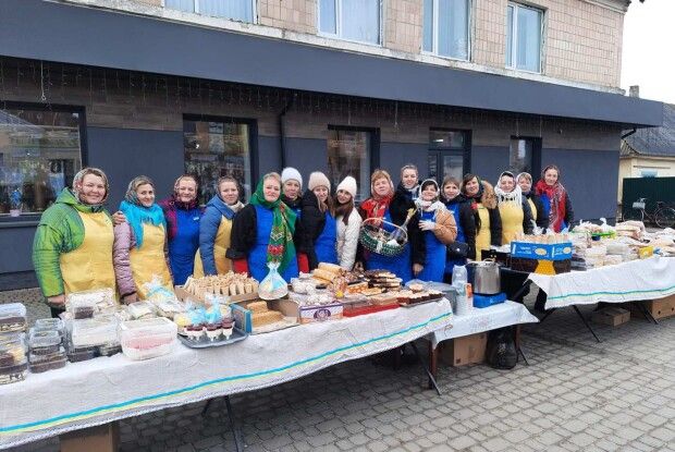 У селищі на Волині у День закоханих зібрали майже 125 тисяч гривень на підтримку ЗСУ