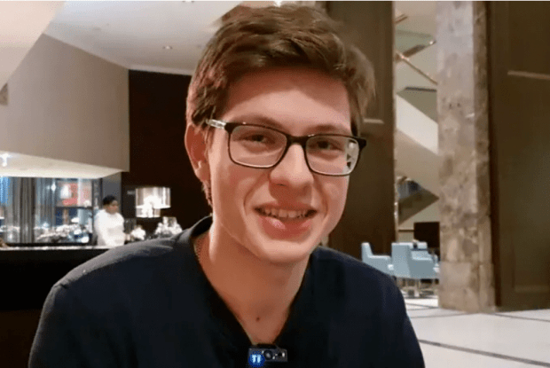 На чемпіонаті світу з шахів українець змусив росіянина кидатись фігурами (Відео)