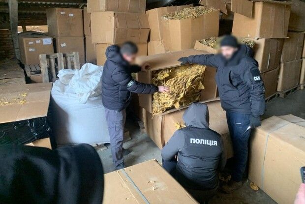 На Волині викрили масштабне підпільне виробництво тютюну (Фото)