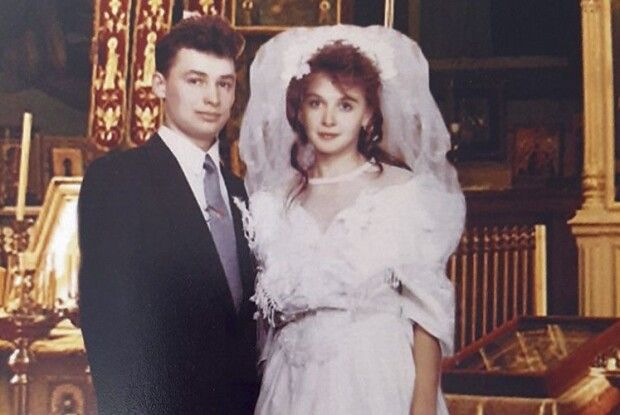 І після 27 років спільного життя каже дружині: «Ти – ​моє повітря та мій всесвіт…»