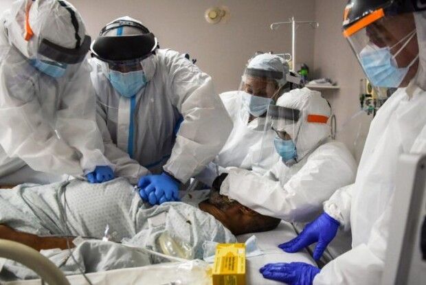 Серед літа Європу накриває новою хвилею коронавірусу