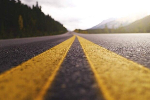 Укравтодор підрахував скільки грошей та часу потрібно на відновлення доріг в Україні 