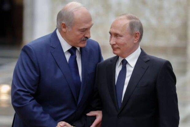 «Біля нашого кордону – 6 батальйонів»: путін змушує лукашенка відкрито вступити у війну 
