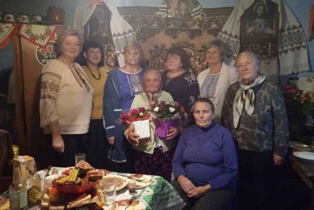 90-­річна зв’язкова УПА з Волині ще сама пече хліб