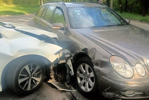 У Луцьку зіткнулися два легковики