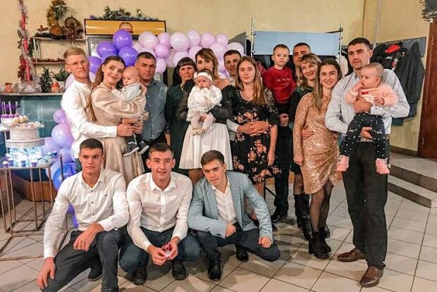 Під одним дахом — ​три сім’ї: у тісноті, але в любові