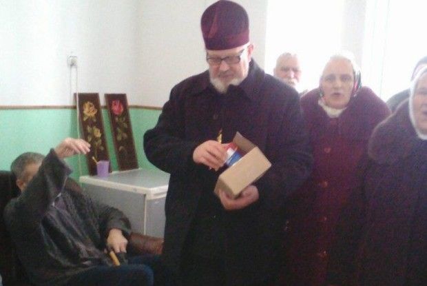 Різдвяні вітання та подарунки для одиноких камінь-каширців
