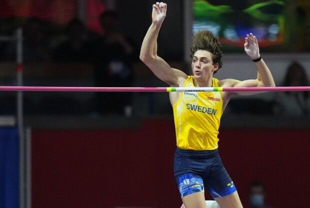 Стрибнув у висотну на 6.21 метра! 