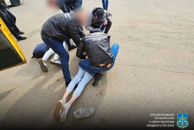 В обласному центрі Волині затримали молодика, який за гроші мав переправити ухилянта у білорусь