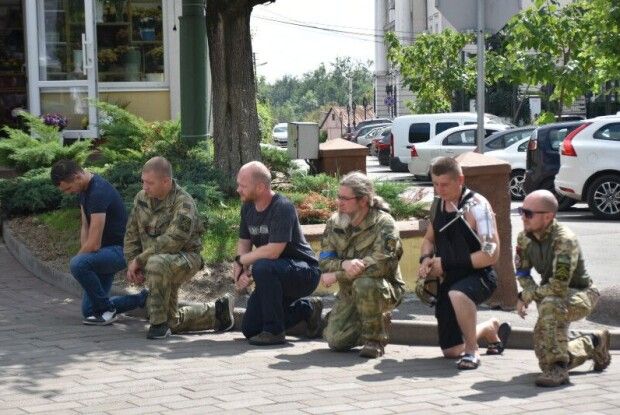 Боляче, коли такі люди відходять: у Луцьку попрощалися із загиблим на війні майором (Фото)