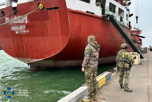 В Одесі арештували судно рф, яке вивозило українське зерно до Африки