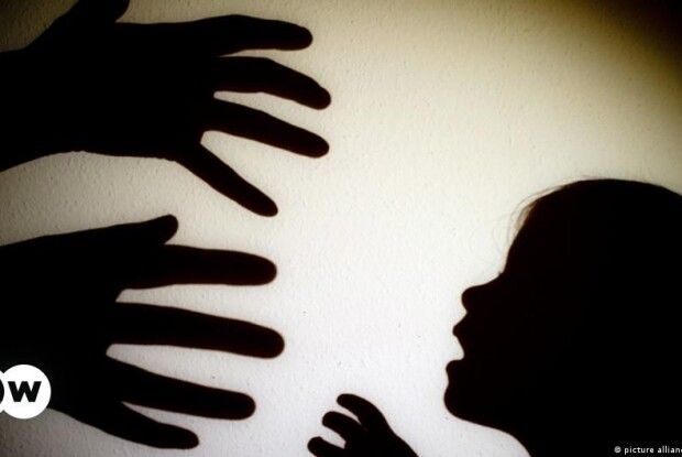 Вітчим зґвалтував у гаражі 8-річну падчерку (Фото)