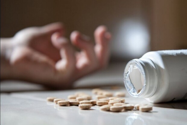 Наклала на себе руки cтудентка одного з найпрестижніших вишів України 