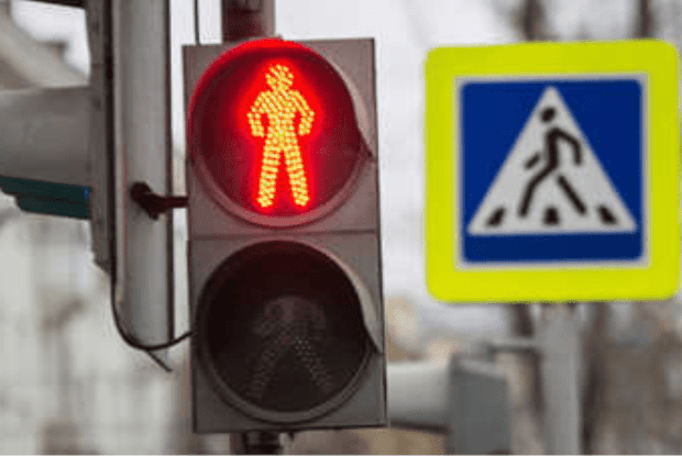 Лучани просять встановити світлофор біля гуртожитків ВНУ 