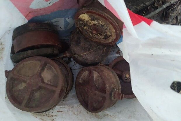 На Рівненщині діти знайшли пакет з протипіхотними мінами