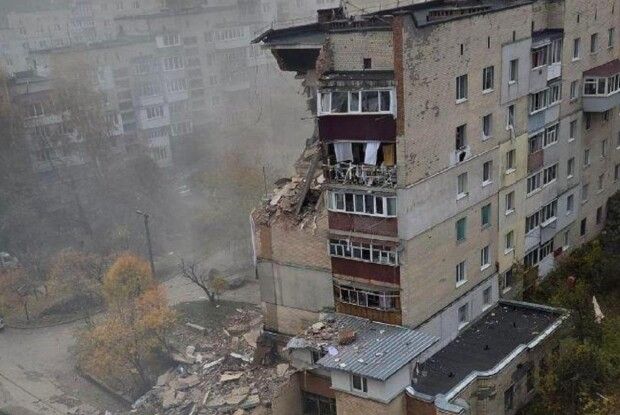 У Хмельницькому під завалами багатоповерхівки знайшли тіла загиблих