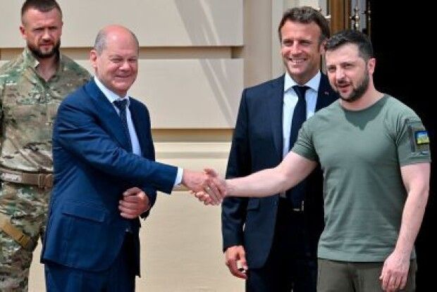 Зеленський зустрінеться з Макроном та Шольцом у Парижі - ЗМІ