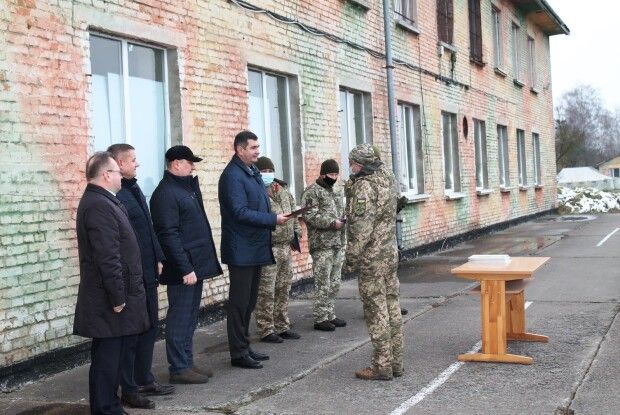 Заступника командира луцького аеродрому нагородили подякою Волинської обласної ради (Фото)
