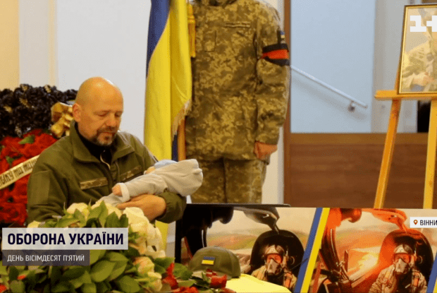 Винищувачі в небі над Вінницею – наші пілоти віддавали останню шану загиблому льотчику Сергію Пархоменку