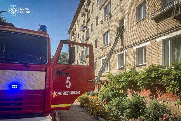 У місті на Волині рятувальники визволяли з пастки 3-річну дитину