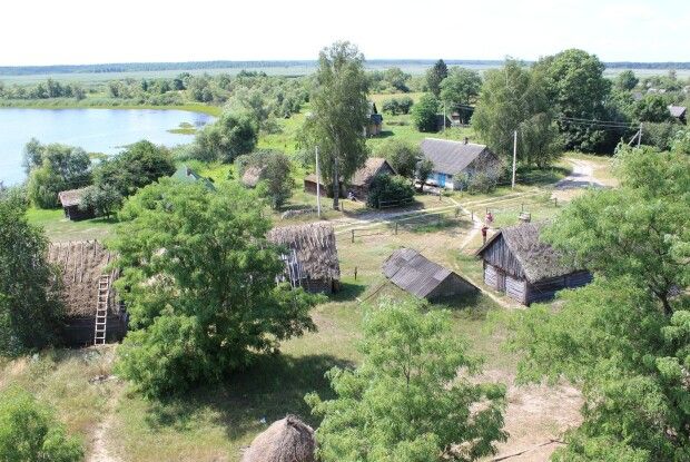А в центрі уваги творців фільму –  самобутнє й неповторне село Сваловичі