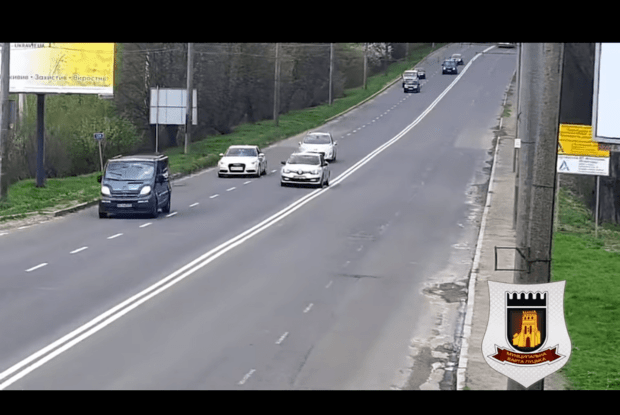 Водій «Рено» попався в Луцьку на обгоні (Відео)