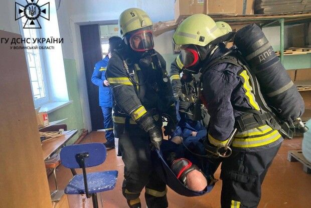 На швейній фабриці на Волині працювали рятувальники (Фото)