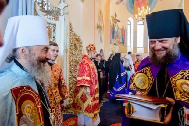 Впливових представників московського патріархату позбавили українських паспортів