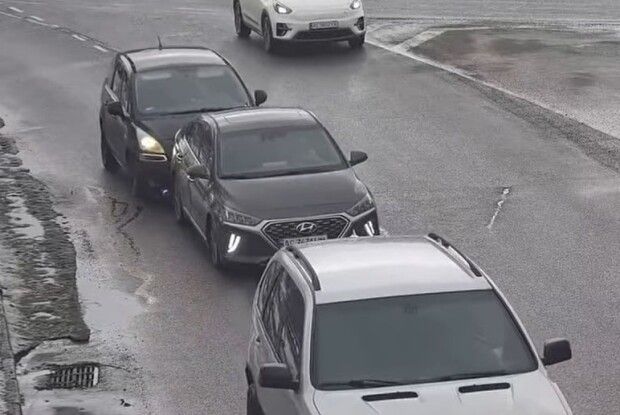 У Луцьку сталося ДТП через недотримання дистанції (Відео)