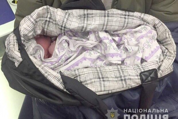 Жінка, яка народила дівчинку на зупинці в Полтаві, відмовилася від дитини...
