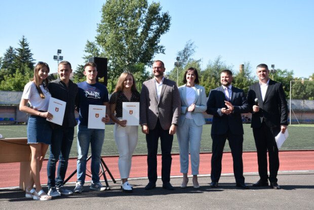 Троє спортсменів-олімпійців отримали квартири в Луцьку