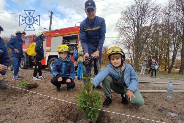 Вогнеборцю з Волині нині бажають «сухих рукавів» і... щоб згоріла москва! (Відео)