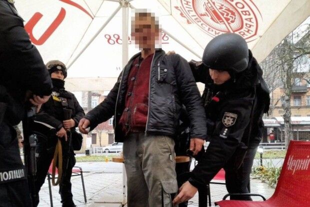 «Вийшов із запою»: у Херсоні чоловік не знав про деокупацію