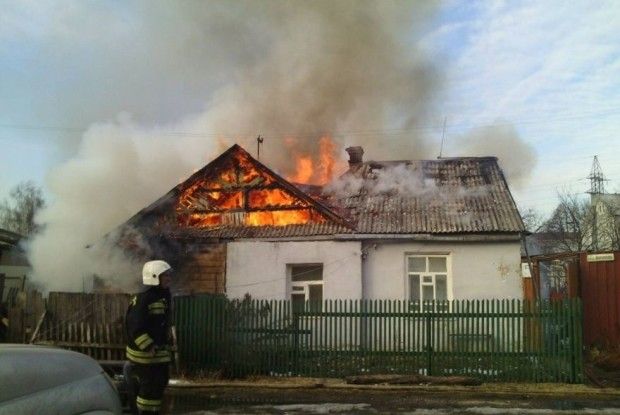 На Волині у багатодітної мами згорів дім