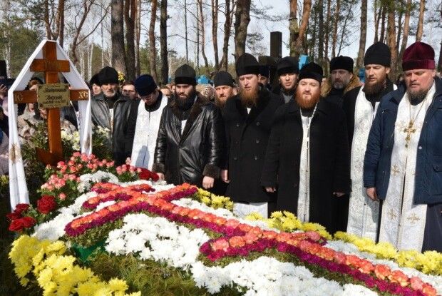 Віряни помолилися за спочинок владики Ніфонта на його могилці у Галиній Волі