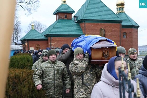 Волинь провела в останню путь 20-річного воїна Костянтина Масюка (Фото)