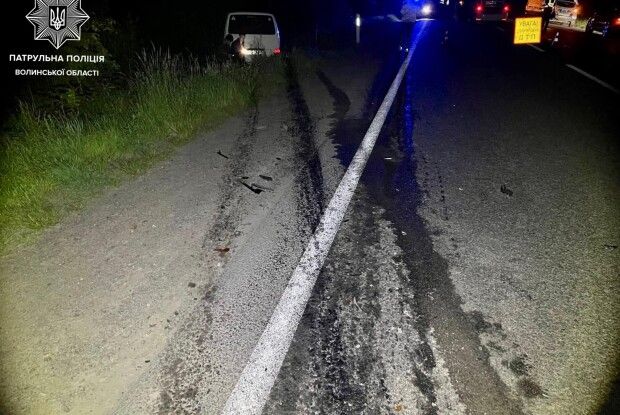Вночі у Луцьку водійка буса влетіла в авто на зустрічній смузі (Фото)