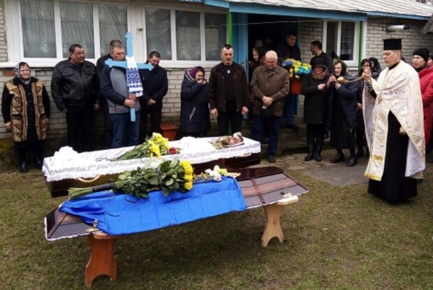 «Руслан був життєрадісним, мав багато мрій»: на Волині попрощалися із загиблим воїном (Фото)