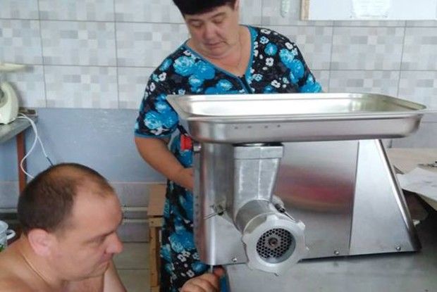 Страви школярам готуватимуть на новому кухонному обладнанні