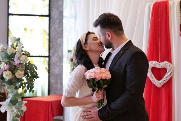 У Луцьку в День закоханих 17 пар поєднали долі