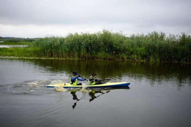 І піднімали вгору чарки  за Ясюка й Наумука байдарку!