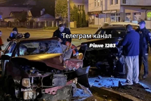 У Рівному сталася серйозна ДТП. Є травмовані (Відео)