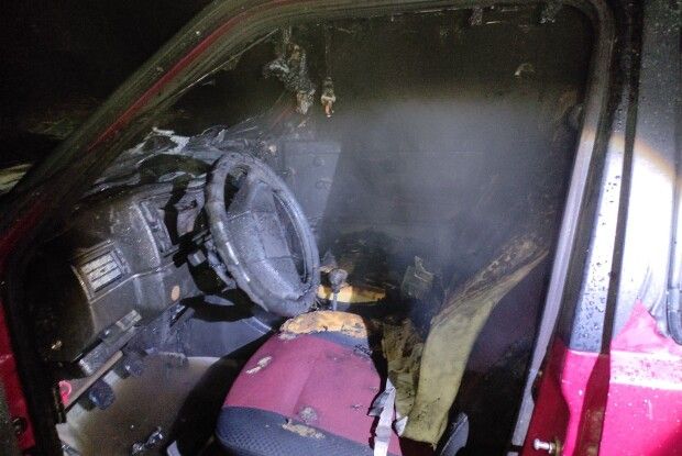 На Волині неподалік блокпоста на ходу загорівся автомобіль (Фото)