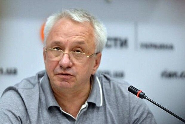 Олексій Кучеренко з «Батьківщини» закликав не зносити пам’ятники Жукову, бо він – як Колумб