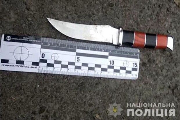 18-річний хлопець вдарив ножем у шию продавця дорогого годинника