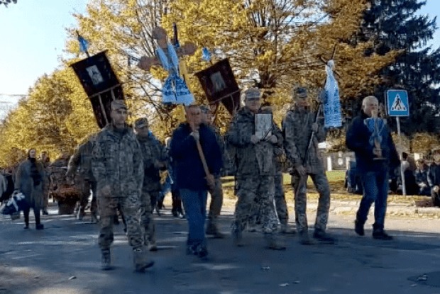 В останню дорогу провели 32-річного Героя з Рівненщини (Фото, відео)