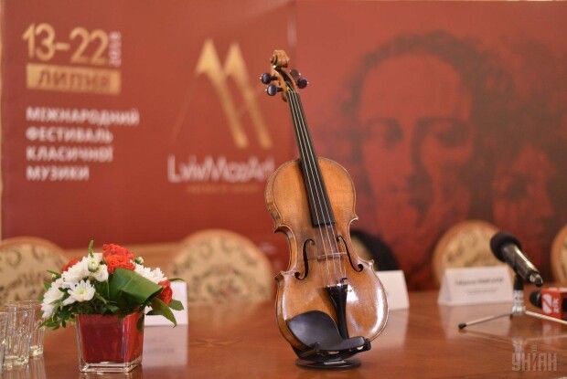 В Україну вперше привезли особисту скрипку Моцарта в межах фестивалю LvivMozArt 